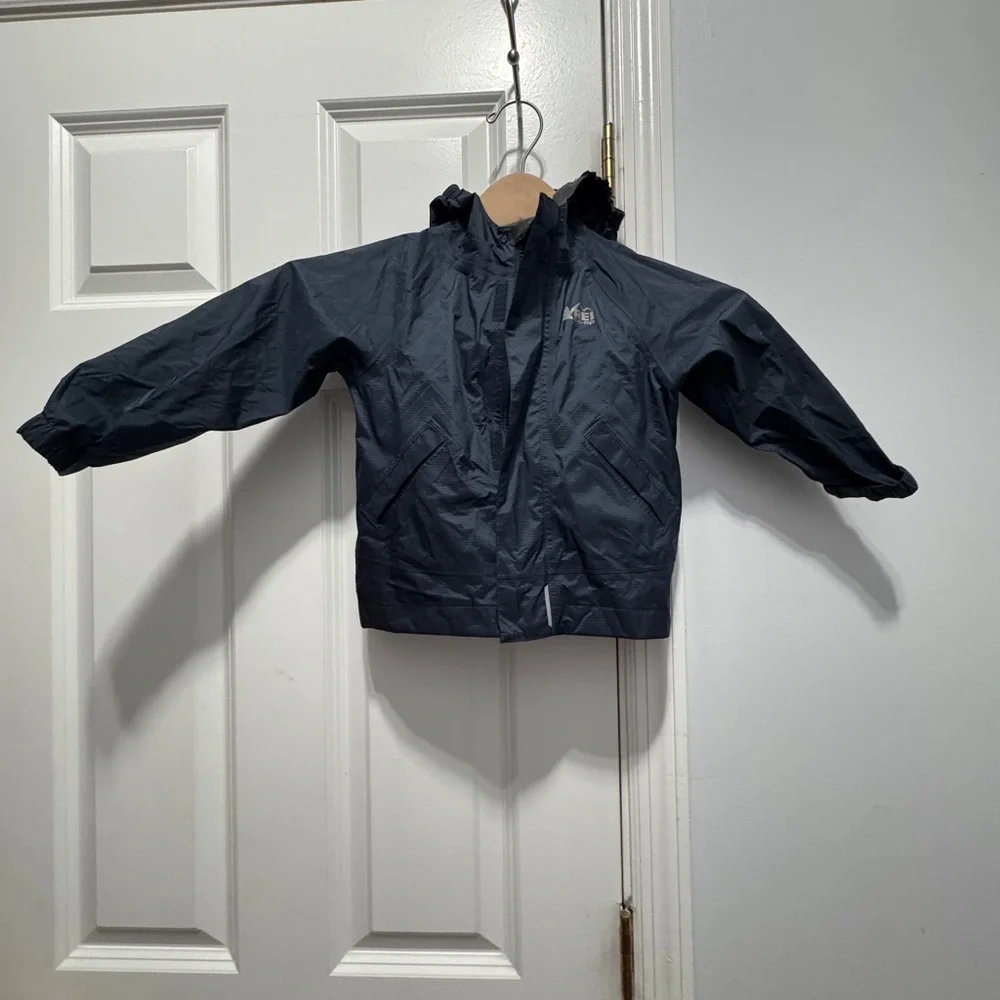 REI Kids navy Raincoat with hood size 2T